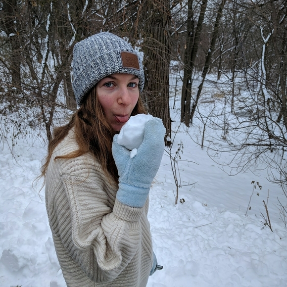 Meet your Posher, Karmen - Picture 1 of 5